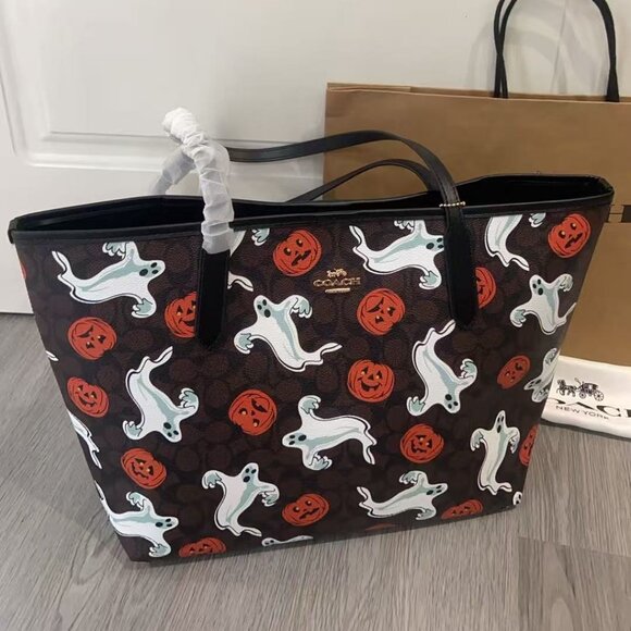 Coach Halloween Print Tote Bag, Size 33x16x29cm - Picture 1 of 9